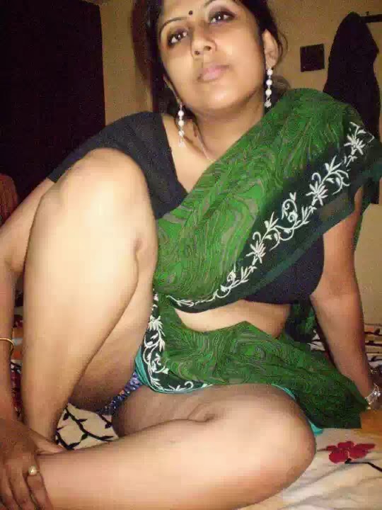 Indian auntys lifting saree ass image