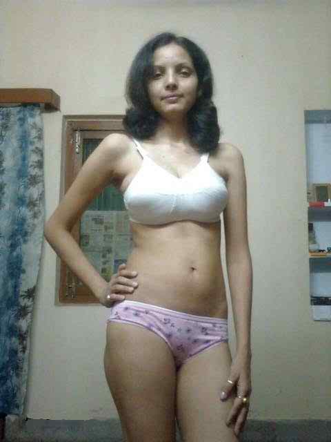 Indian slim teen girl naked selfie pics