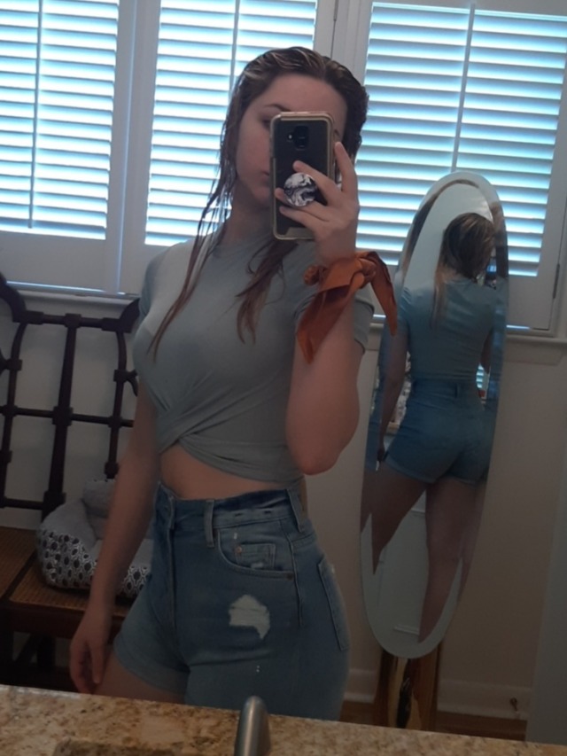 Teen girl mirror selfies