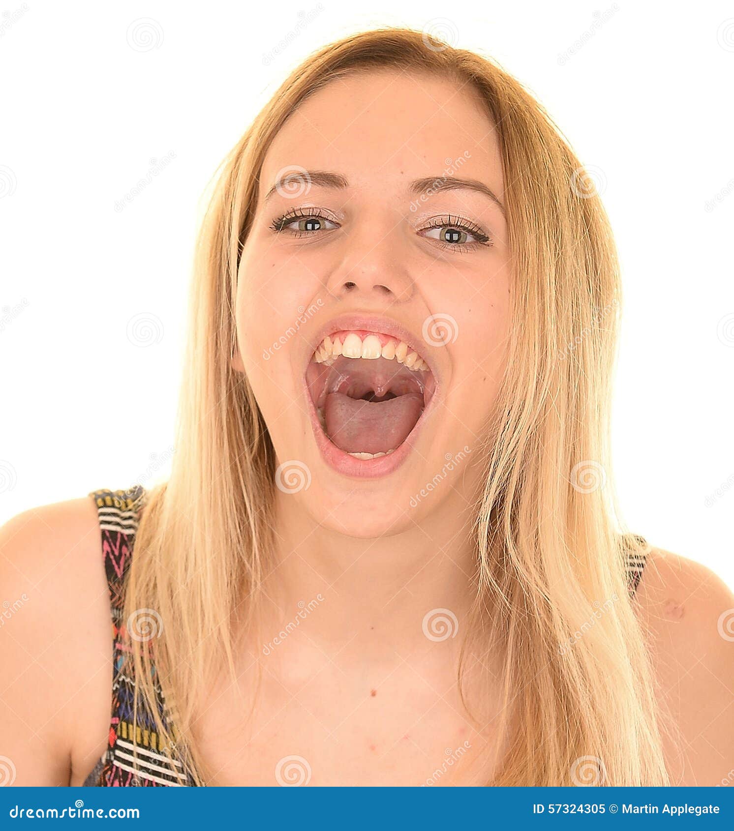 Young teen girl mouth