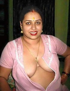 Beautiful indian aunty in nude