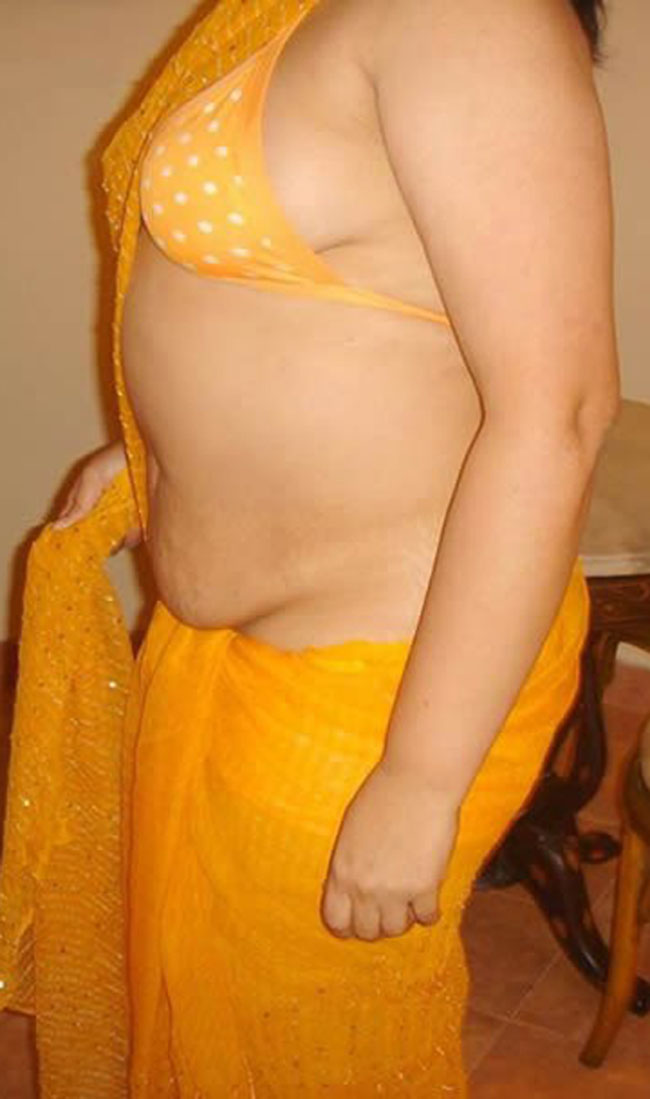 Aunty saree lifting sex image