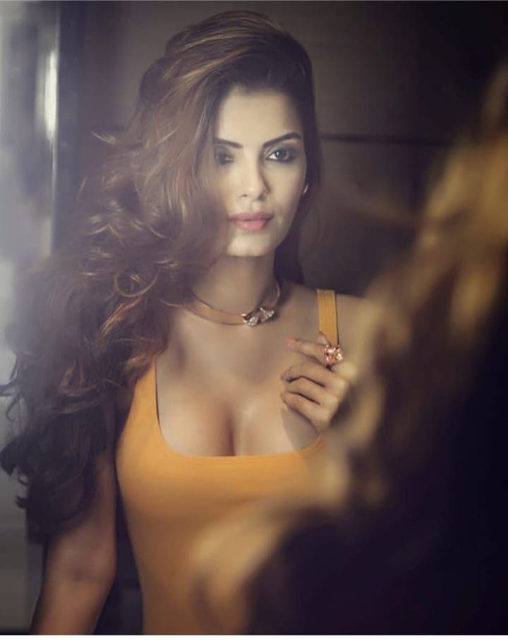 Hot sexy indian girl boobs