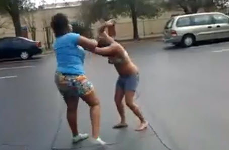 Nigerian girls fight naked