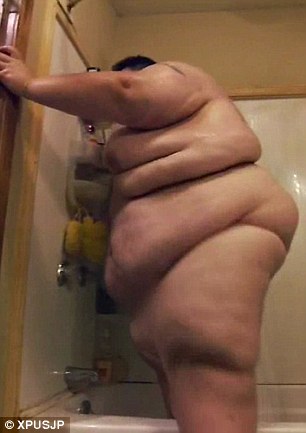 Really fat naked man shower
