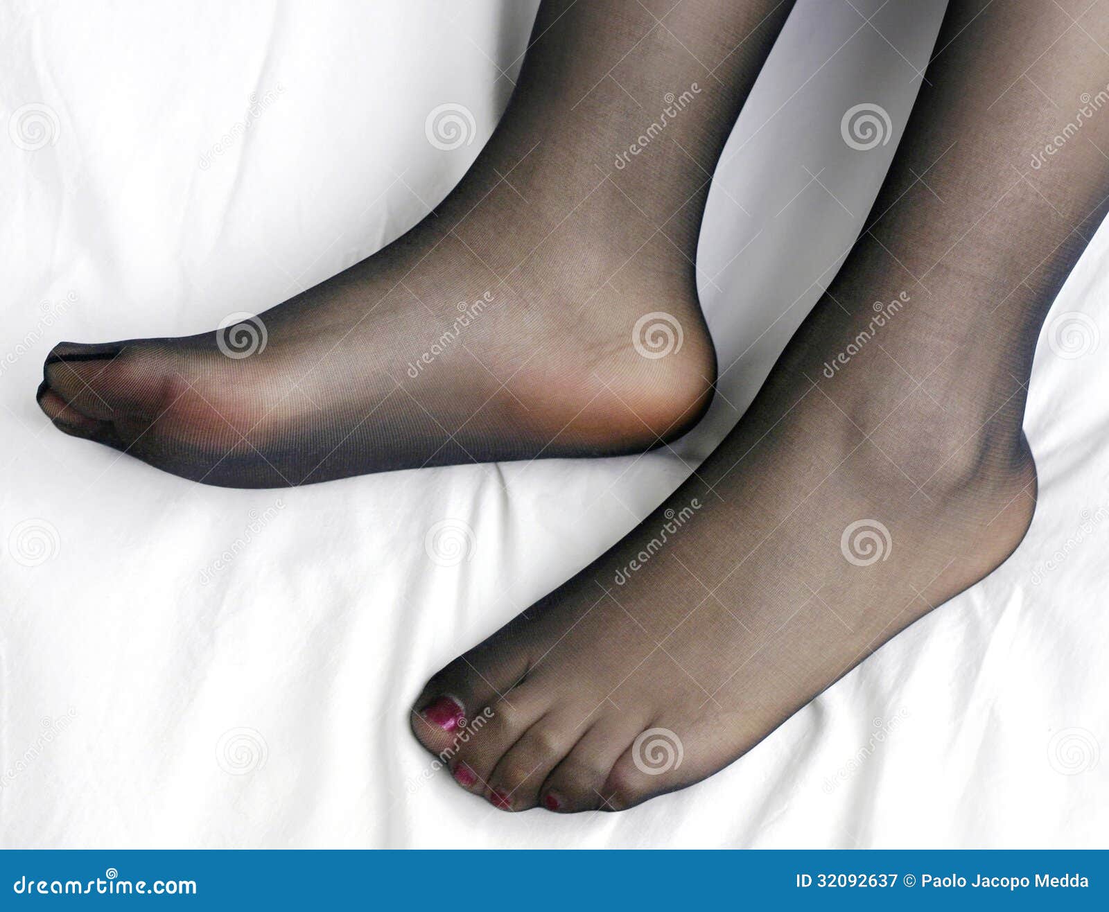 Young teen girl pantyhose feet
