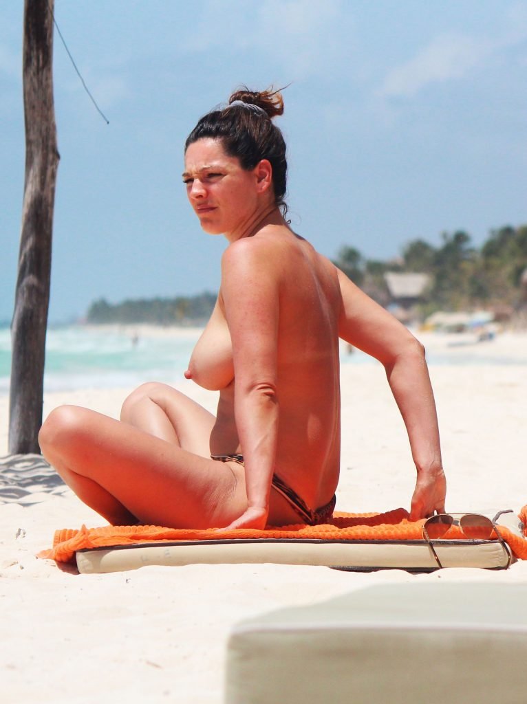 Kelly brook topless mexico