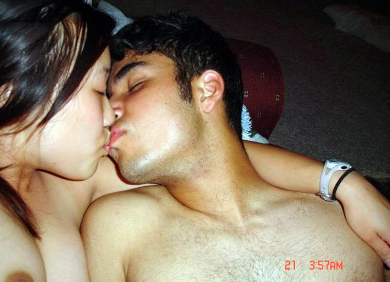Pakistani nude girls kissing