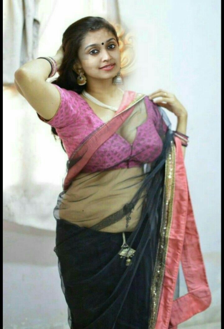 Desi aunty saree hot
