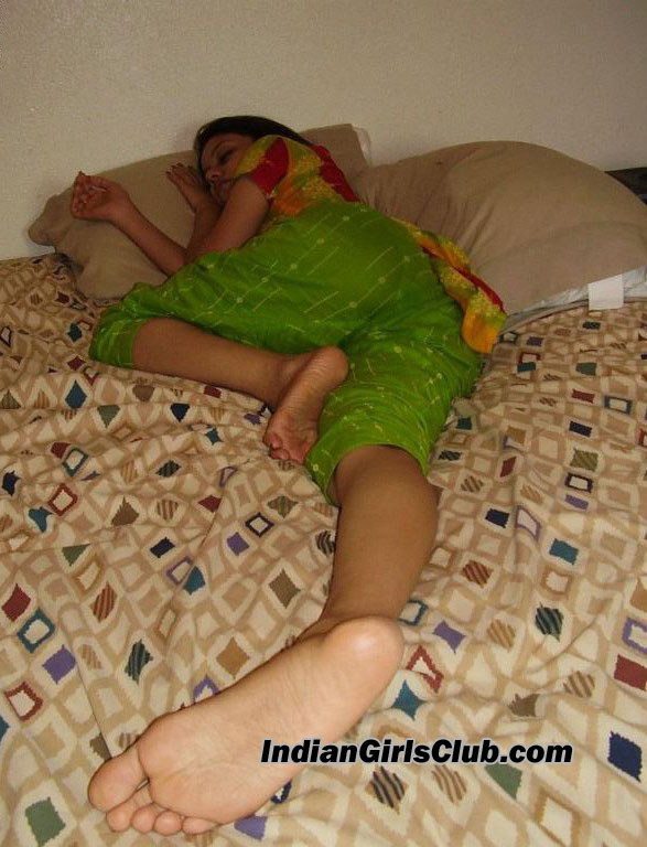 Hot indian girls feet porn pics