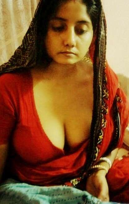 Sexy pics of indian bhabhi in saree