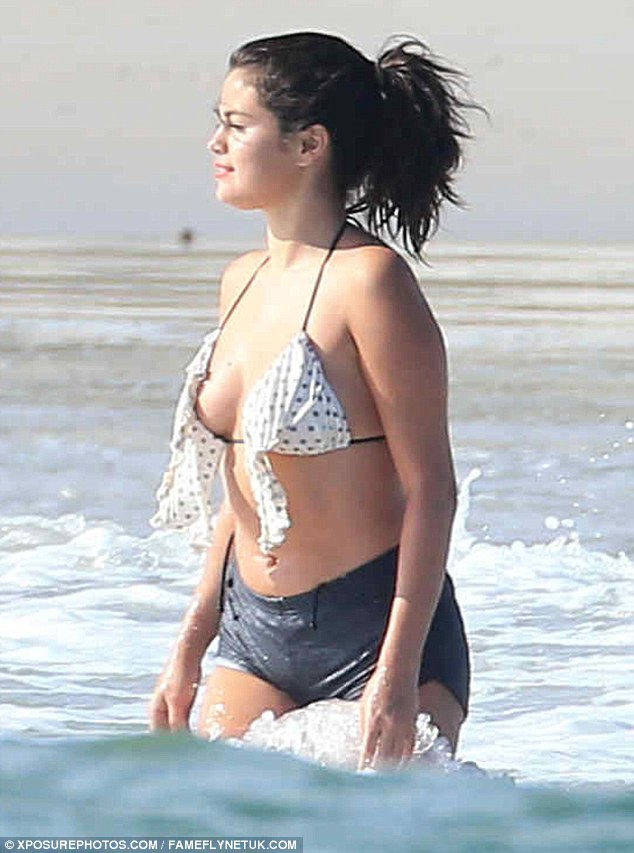 Selena gomez bikini body