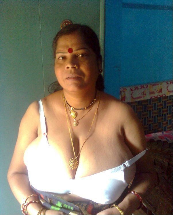 Aunty nude indian old