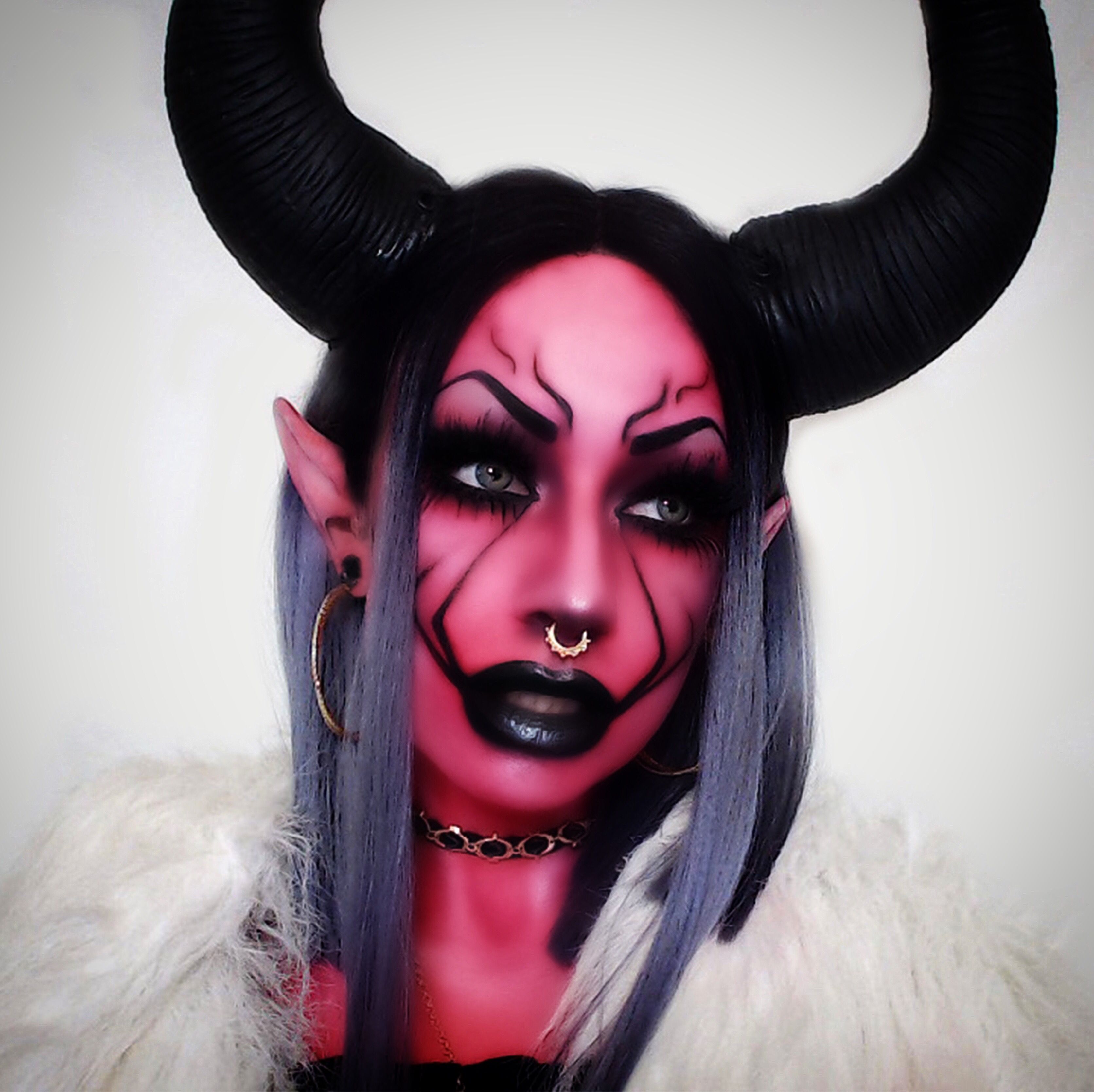 Glamour devil girl costume